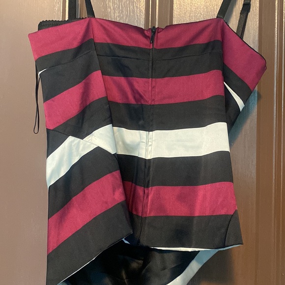 Genuine Dolce Gabbana tube top with built in peek-a-boo bra 44 - Picture 3 of 5